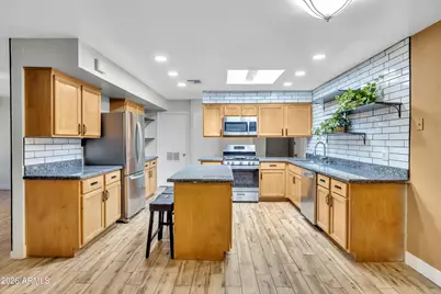 4007 W Solar Drive, Phoenix, AZ 85051 - Photo 8