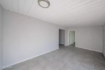 8201 W Earll Drive, Phoenix, AZ 85033 - Photo 14