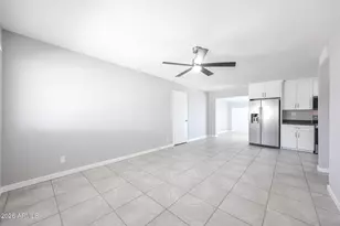 8201 W Earll Dr, Phoenix, AZ 85033 - Photo 12