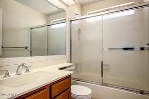 1208 E Wickieup Ln, Phoenix, AZ 85024 - Photo 12