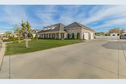 2035 E Haven Circle S, Gilbert, AZ 85298 - Photo 10