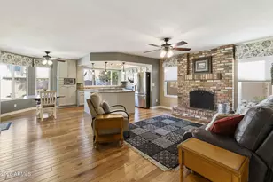 1922 E Myrna Ln, Tempe, AZ 85284 - Photo 10