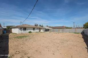 3025 N 37th Dr, Phoenix, AZ 85019 - Photo 24