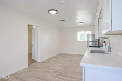 3025 N 37th Drive, Phoenix, AZ 85019 - Photo 18