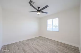 3025 N 37th Dr, Phoenix, AZ 85019 - Photo 4