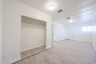 3025 N 37th Dr, Phoenix, AZ 85019 - Photo 14