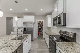 10043 W Robin Ln, Peoria, AZ 85383 - Photo 12