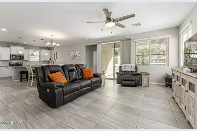 10043 W Robin Lane, Peoria, AZ 85383 - Photo 6