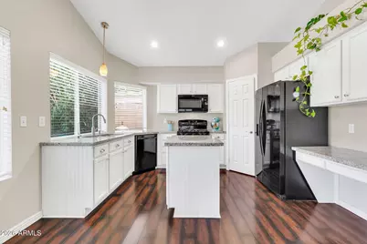 7506 E Navarro Avenue, Mesa, AZ 85209 - Photo 12