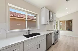 8832 E Sunnyside Dr, Scottsdale, AZ 85260 - Photo 14