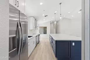 8832 E Sunnyside Dr, Scottsdale, AZ 85260 - Photo 18