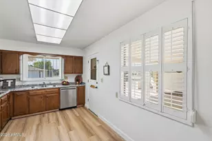 11088 W Frontier Dr, Sun City, AZ 85351 - Photo 12