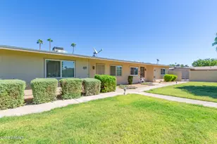 10922 W Santa Fe Dr, Sun City, AZ 85351 - Photo 2