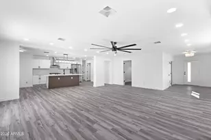 2914 N 81st Ave, Phoenix, AZ 85033 - Photo 10