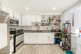 2830 N 48th Ln, Phoenix, AZ 85035 - Photo 10