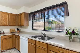 1711 E Runion Dr, Phoenix, AZ 85024 - Photo 16