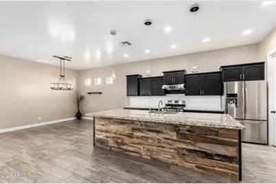 8514 S 8th Lane, Phoenix, AZ 85041 - Photo 4