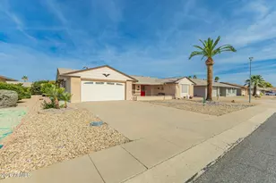 10910 W Hutton Dr, Sun City, AZ 85351 - Photo 2