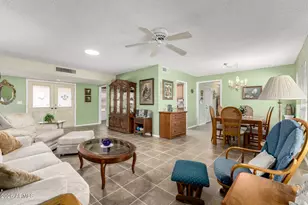 10910 W Hutton Dr, Sun City, AZ 85351 - Photo 6