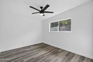 1527 W Windrose Dr, Phoenix, AZ 85029 - Photo 14