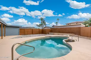 1527 W Windrose Dr, Phoenix, AZ 85029 - Photo 32