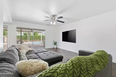 3934 W Aire Libre Avenue, Phoenix, AZ 85053 - Photo 4