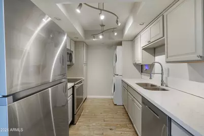 10444 N 69th Street #Apt 127, Paradise Valley, AZ 85253 - Photo 2