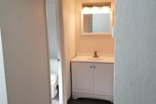 1330 E Highland Ave, Phoenix, AZ 85014 - Photo 8