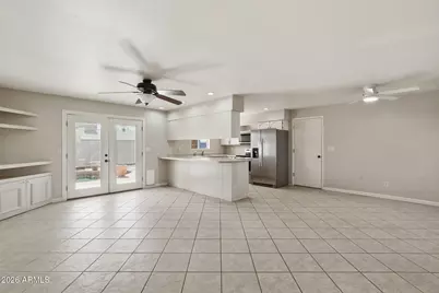 423 W Horseshoe Avenue, Gilbert, AZ 85233 - Photo 8