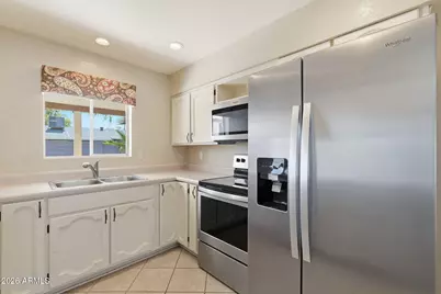 423 W Horseshoe Avenue, Gilbert, AZ 85233 - Photo 14