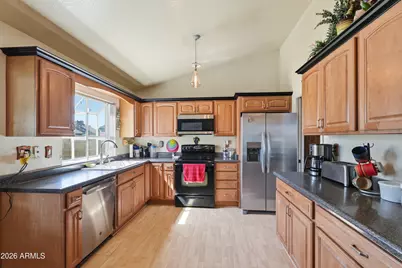 5527 W Garden Drive, Glendale, AZ 85304 - Photo 8
