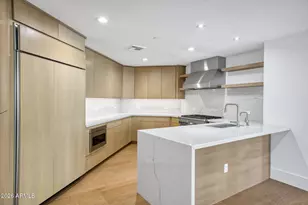 2402 E Esplanade Ln, Phoenix, AZ 85016 - Photo 12