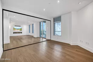 2402 E Esplanade Ln, Phoenix, AZ 85016 - Photo 2