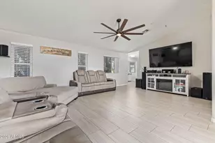 10346 N 68th Ln, Peoria, AZ 85345 - Photo 6