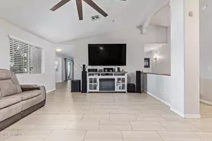 10346 N 68th Ln, Peoria, AZ 85345 - Photo 8