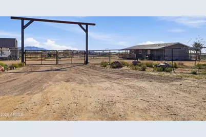 22454 W Steel Horse Road, Congress, AZ 85332 - Photo 40