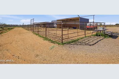 22454 W Steel Horse Road, Congress, AZ 85332 - Photo 32