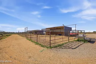 22454 W Steel Horse Rd, Congress, AZ 85332 - Photo 32