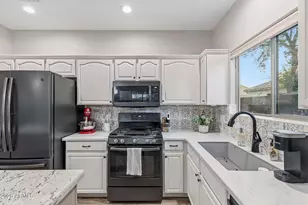 15938 W Port Royale Ln, Surprise, AZ 85379 - Photo 14