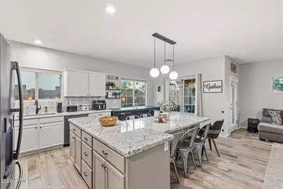 15938 W Port Royale Lane, Surprise, AZ 85379 - Photo 18