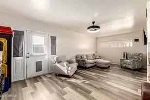 8042 N 28th Ave, Phoenix, AZ 85051 - Photo 4