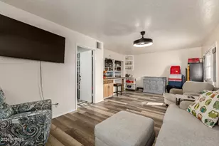 8042 N 28th Ave, Phoenix, AZ 85051 - Photo 6