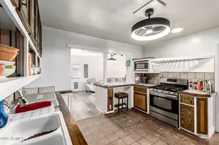 8042 N 28th Ave, Phoenix, AZ 85051 - Photo 10