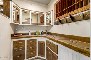 8042 N 28th Ave, Phoenix, AZ 85051 - Photo 14