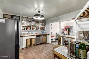 8042 N 28th Ave, Phoenix, AZ 85051 - Photo 8