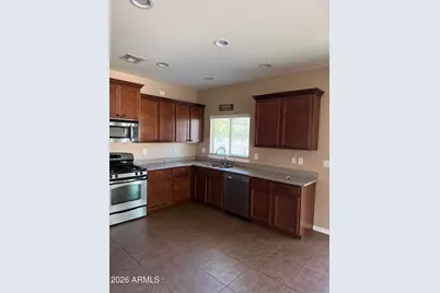 1016 W Basswood Avenue, San Tan Valley, AZ 85140 - Photo 4