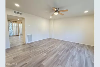 6742 N 43rd Avenue, Glendale, AZ 85301 - Photo 4