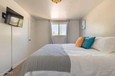 6320 W Mitchell Drive, Phoenix, AZ 85033 - Photo 10