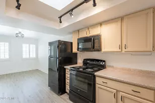 3401 N 37th St, Phoenix, AZ 85018 - Photo 14