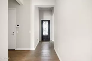 3276 E Los Gatos Dr, Phoenix, AZ 85050 - Photo 2